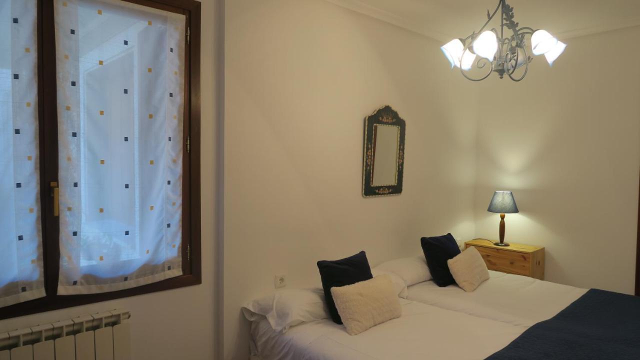 Apartamentos Palacio Azcarate Travesia Calvario เอซกาไรย์ ภายนอก รูปภาพ