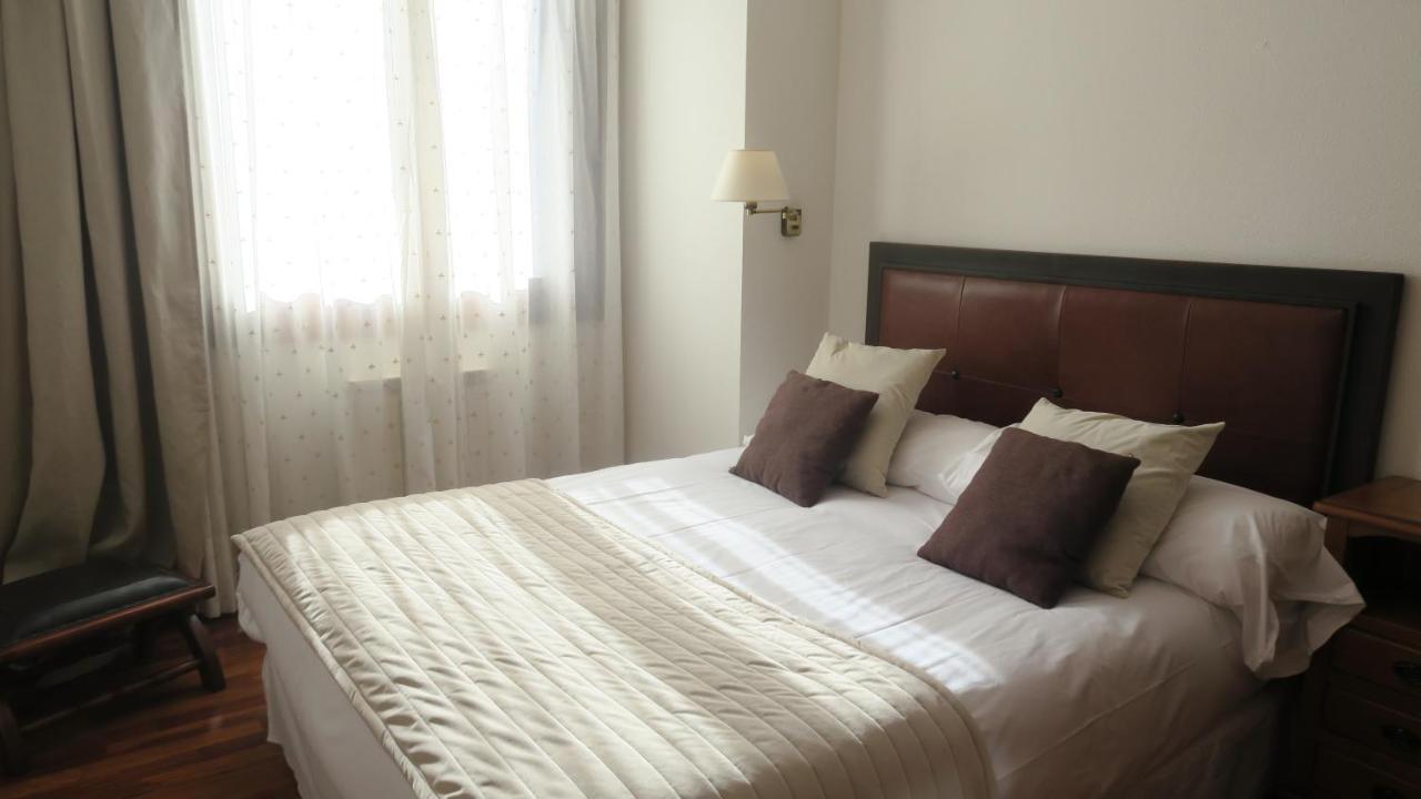 Apartamentos Palacio Azcarate Travesia Calvario เอซกาไรย์ ภายนอก รูปภาพ